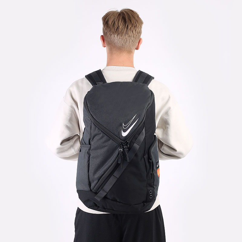  черный рюкзак Nike  KD Backpack 31L CU8958-010 - цена, описание, фото 3